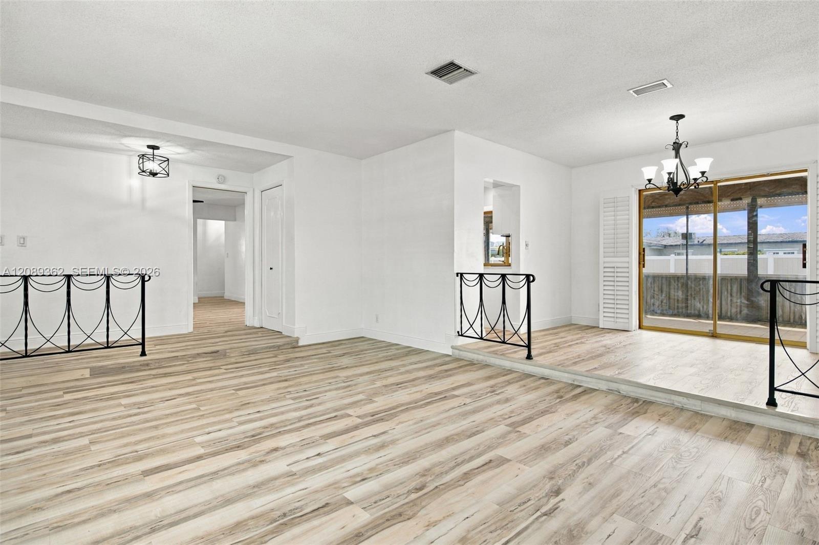 5206 Garfield Street Property Photo 6