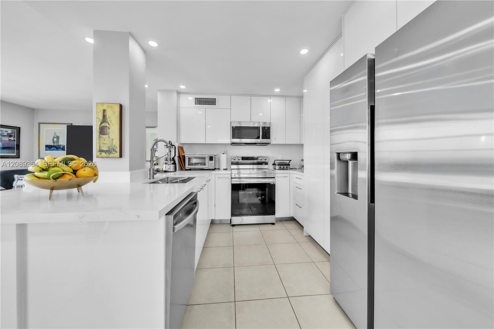 3161 S Ocean Drive 1106 Property Photo 11