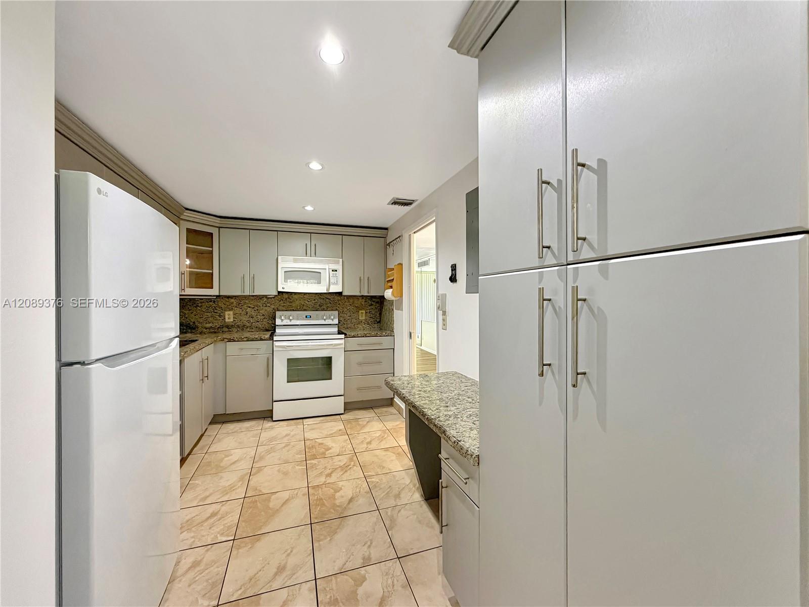 A12089376 Property Photo 13