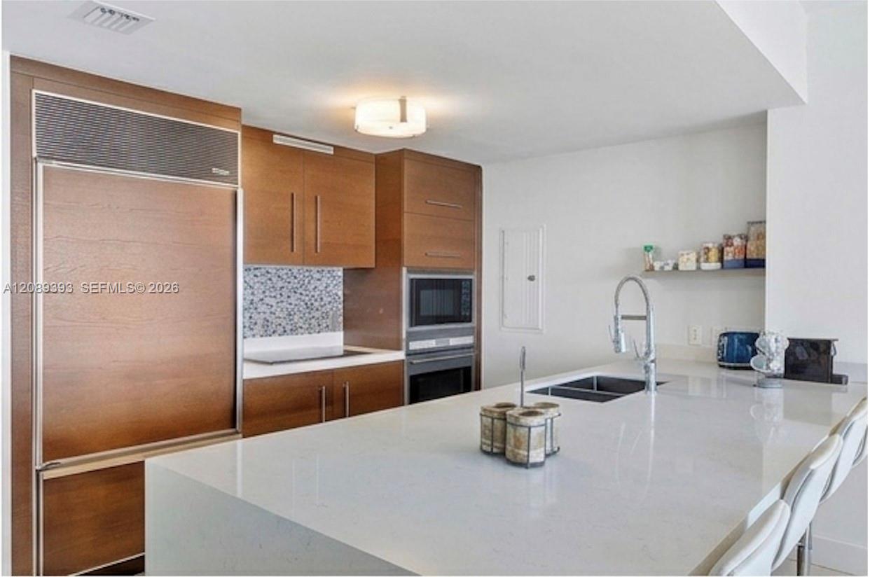 465 Brickell Avenue 3905 Property Photo 2