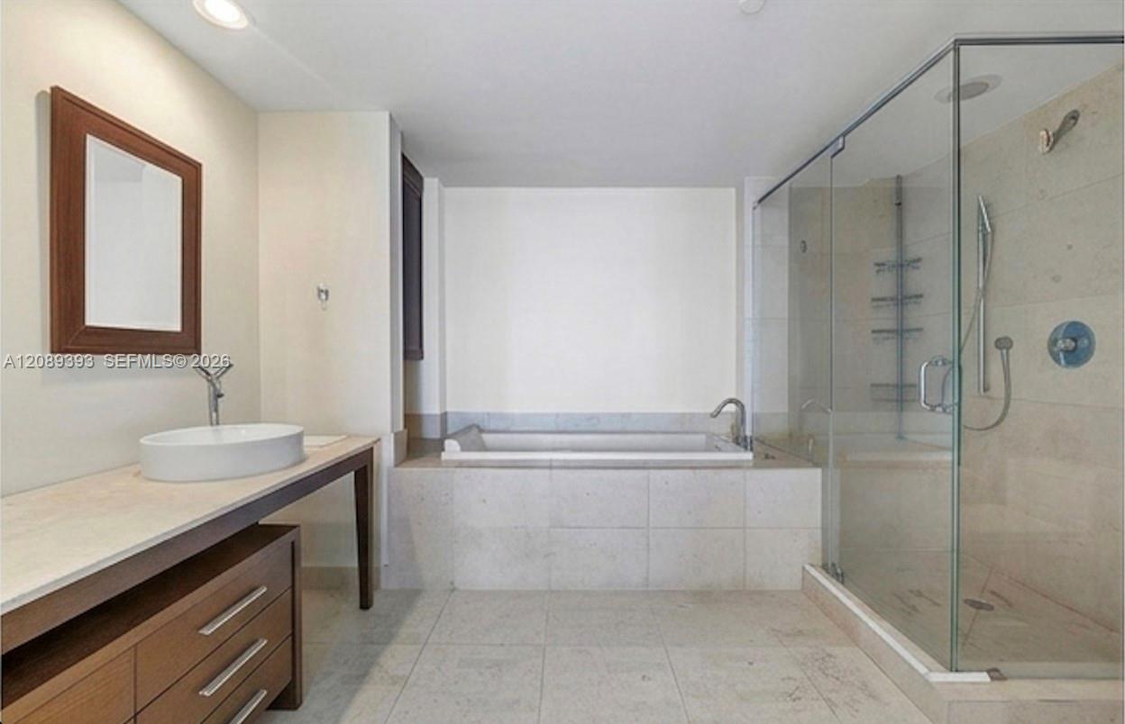 465 Brickell Avenue 3905 Property Photo 6