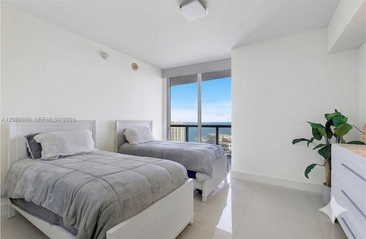 465 Brickell Avenue 3905 Property Photo 11