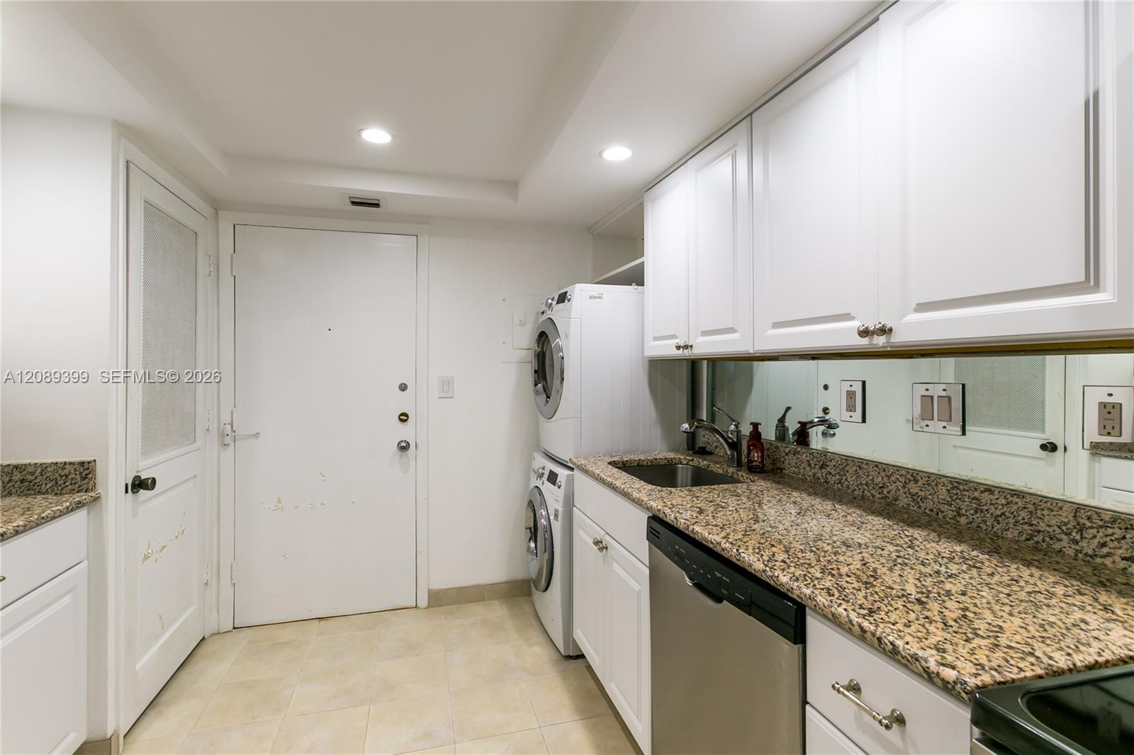 2100 S Ocean Lane 904 Property Photo 6