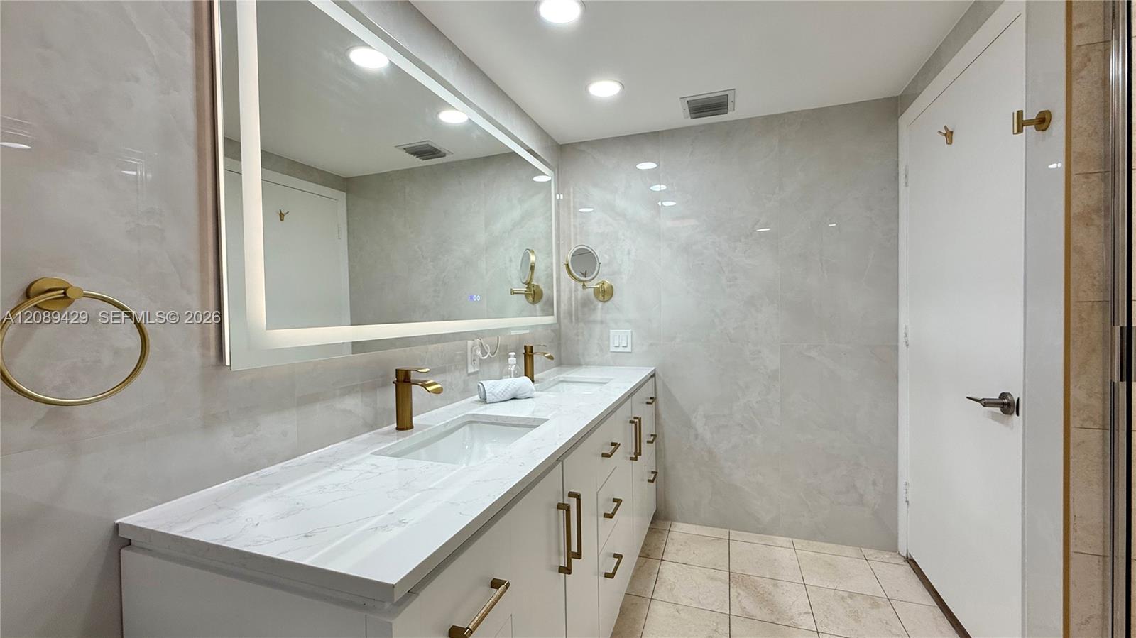 A12089429 Property Photo 32