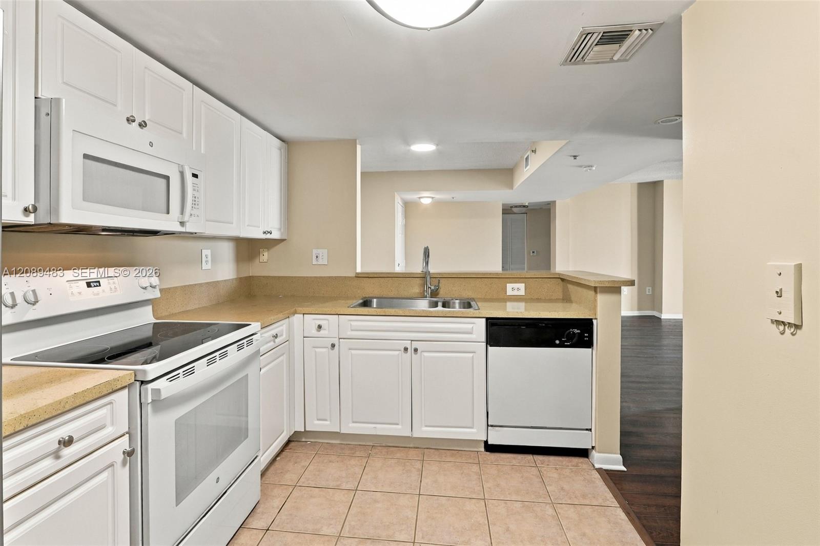 520 Se 5th Avenue 1605 Property Photo 29