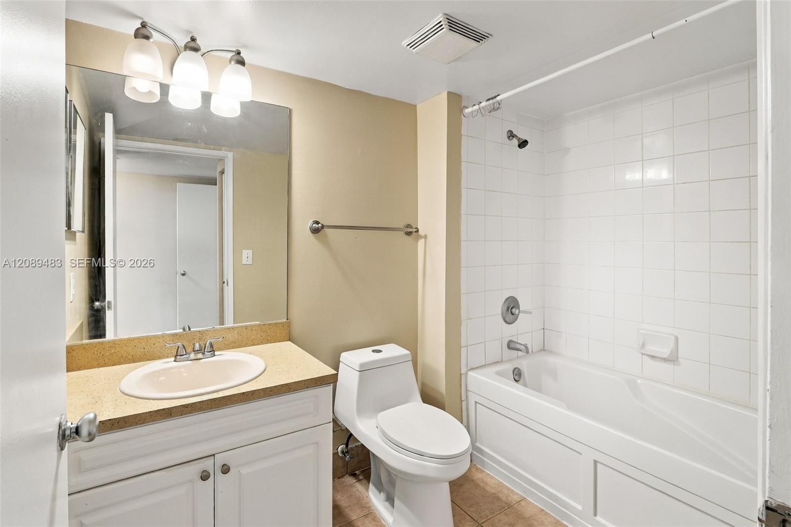 520 Se 5th Avenue 1605 Property Photo 32
