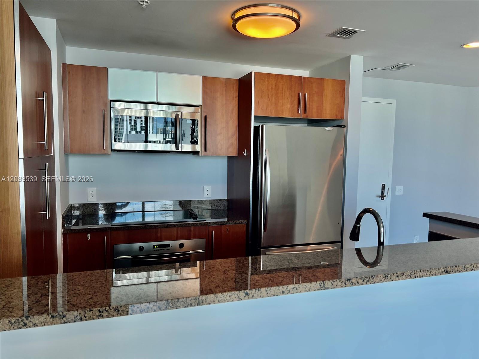 300 S Biscayne Boulevard 2705 Property Photo 3
