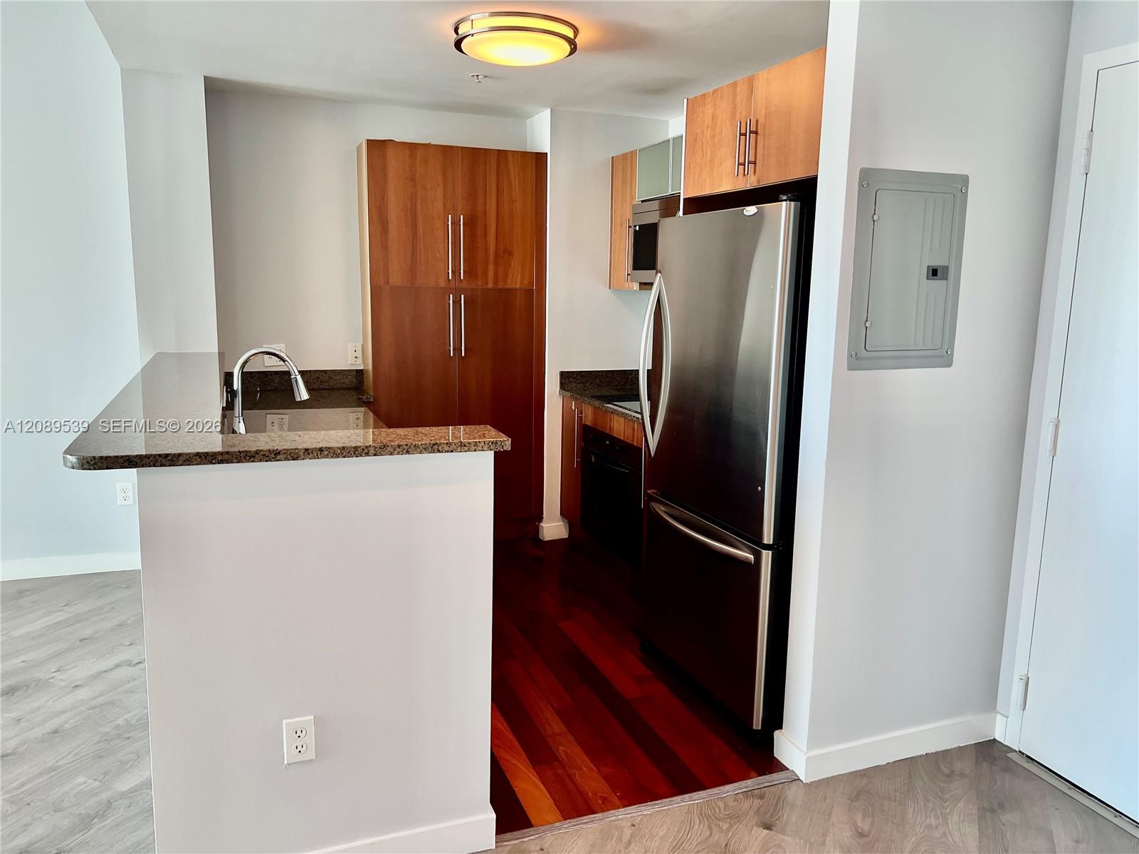 300 S Biscayne Boulevard 2705 Property Photo 5