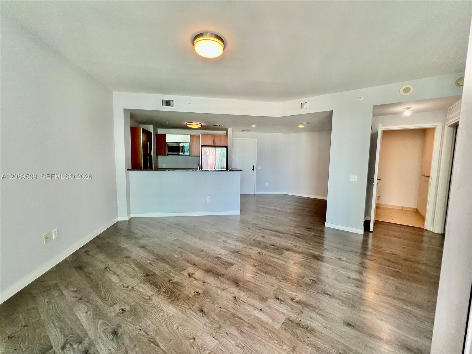 300 S Biscayne Boulevard T-2705 Property Photo 1