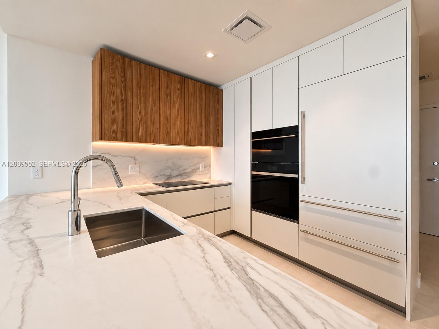 1400 Biscayne Boulevard 2704 Property Photo 4