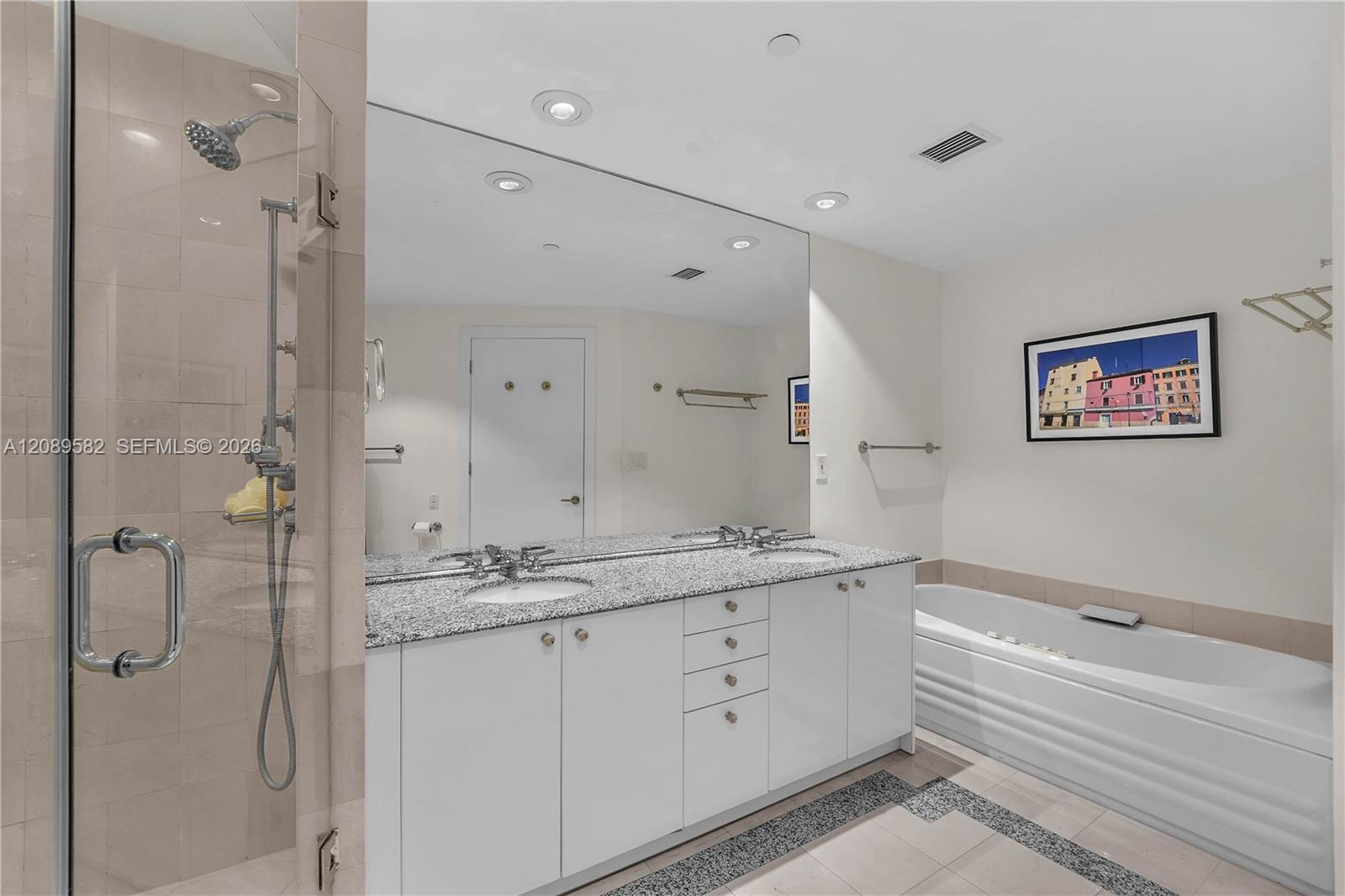 300 S Pointe Drive 809 Property Photo 19