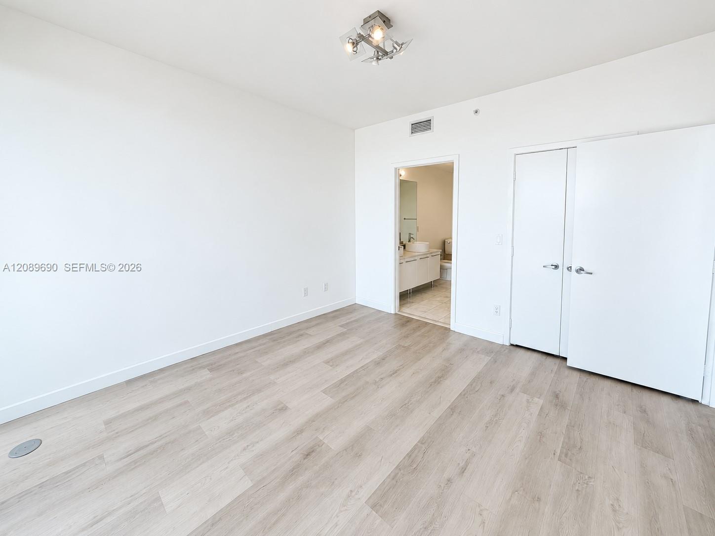 888 Biscayne Boulevard 3306 Property Photo 7