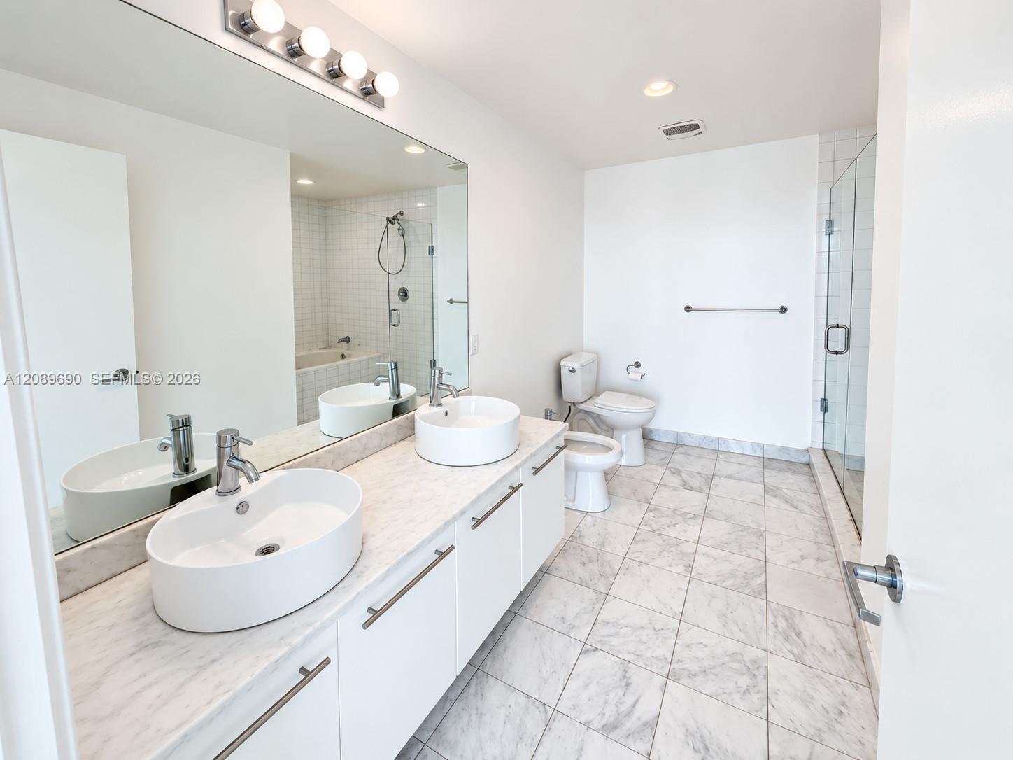 888 Biscayne Boulevard 3306 Property Photo 9