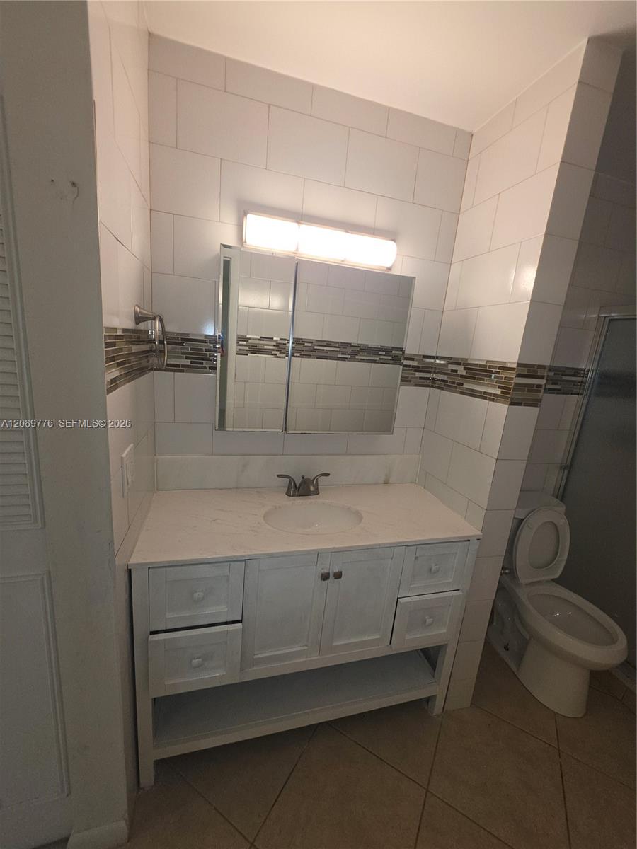A12089776 Property Photo 15