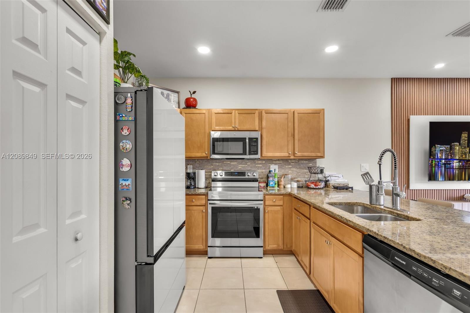3305 W 93rd Place Property Photo 10