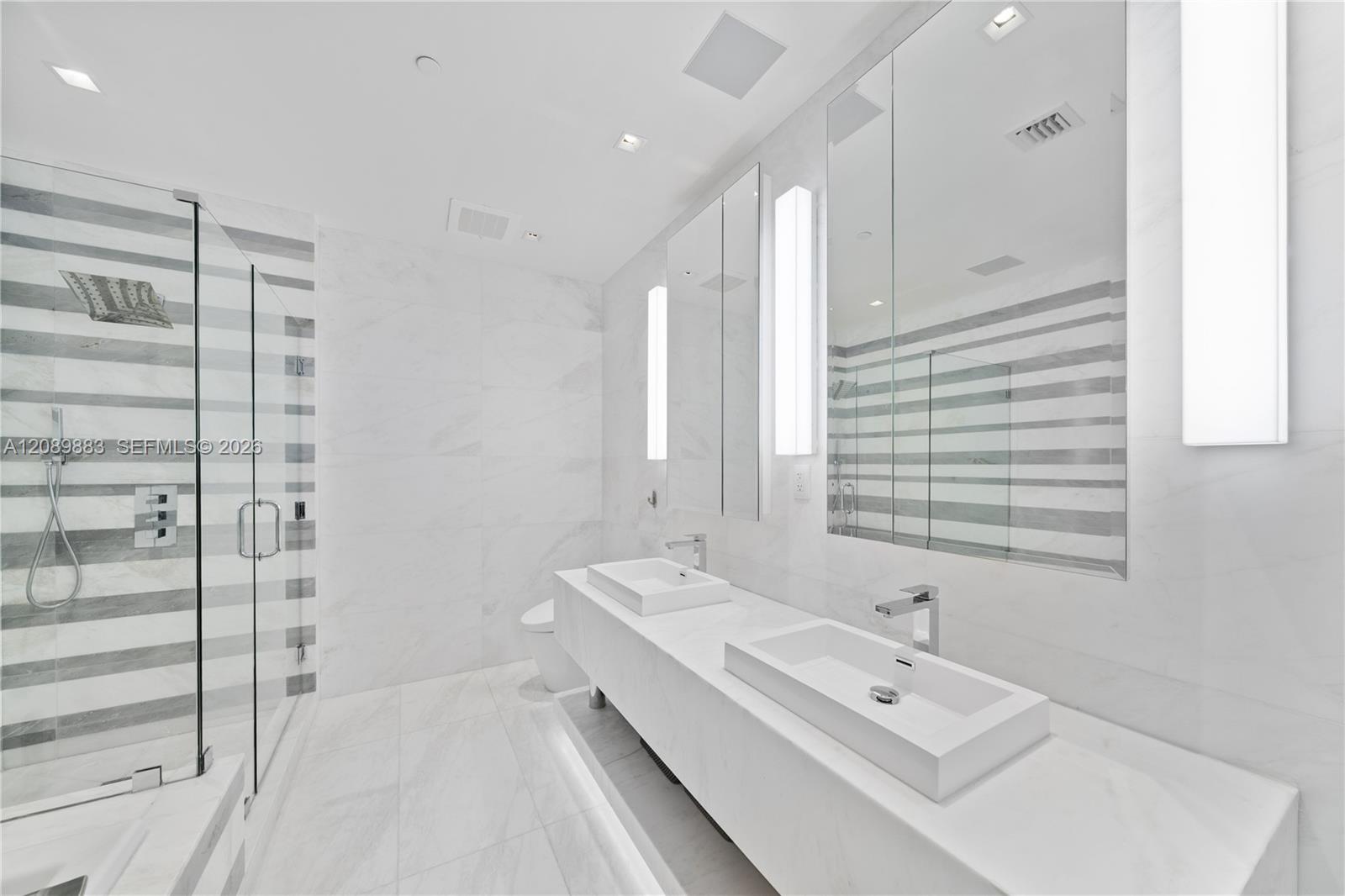 801 S Pointe Drive Ph 2 Property Photo 33