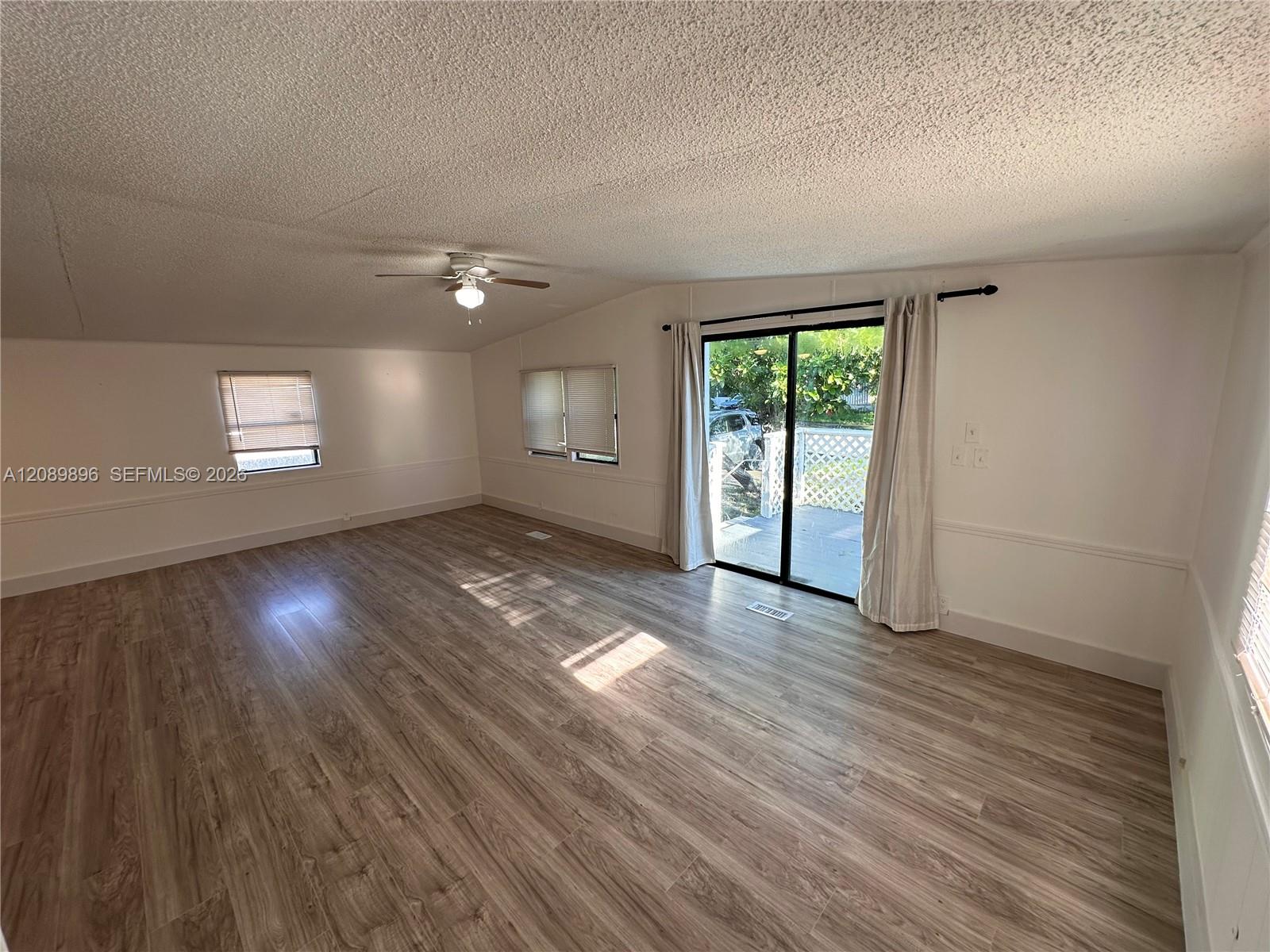 3028 Sw 50th Street Property Photo 10