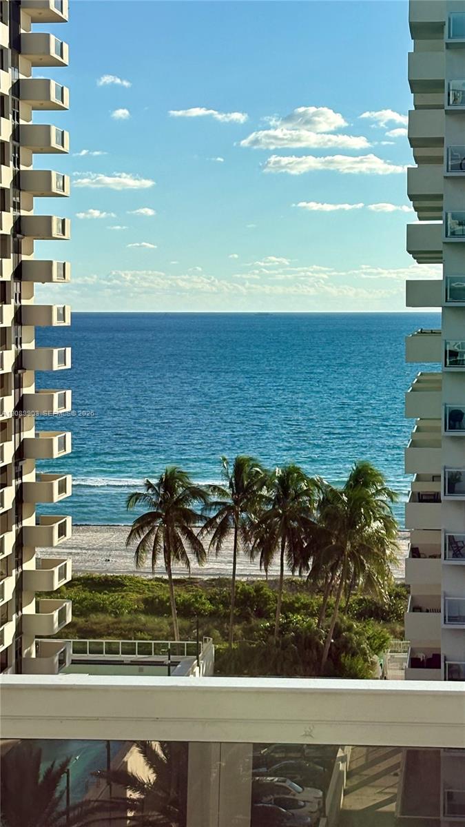 5700 Collins Avenue 11b Property Photo 1