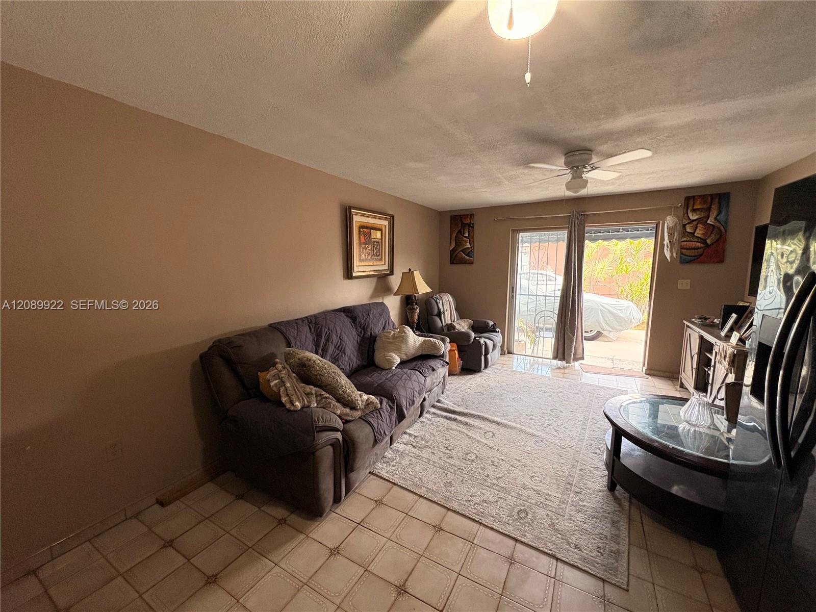 671 E 39th Street Property Photo 7