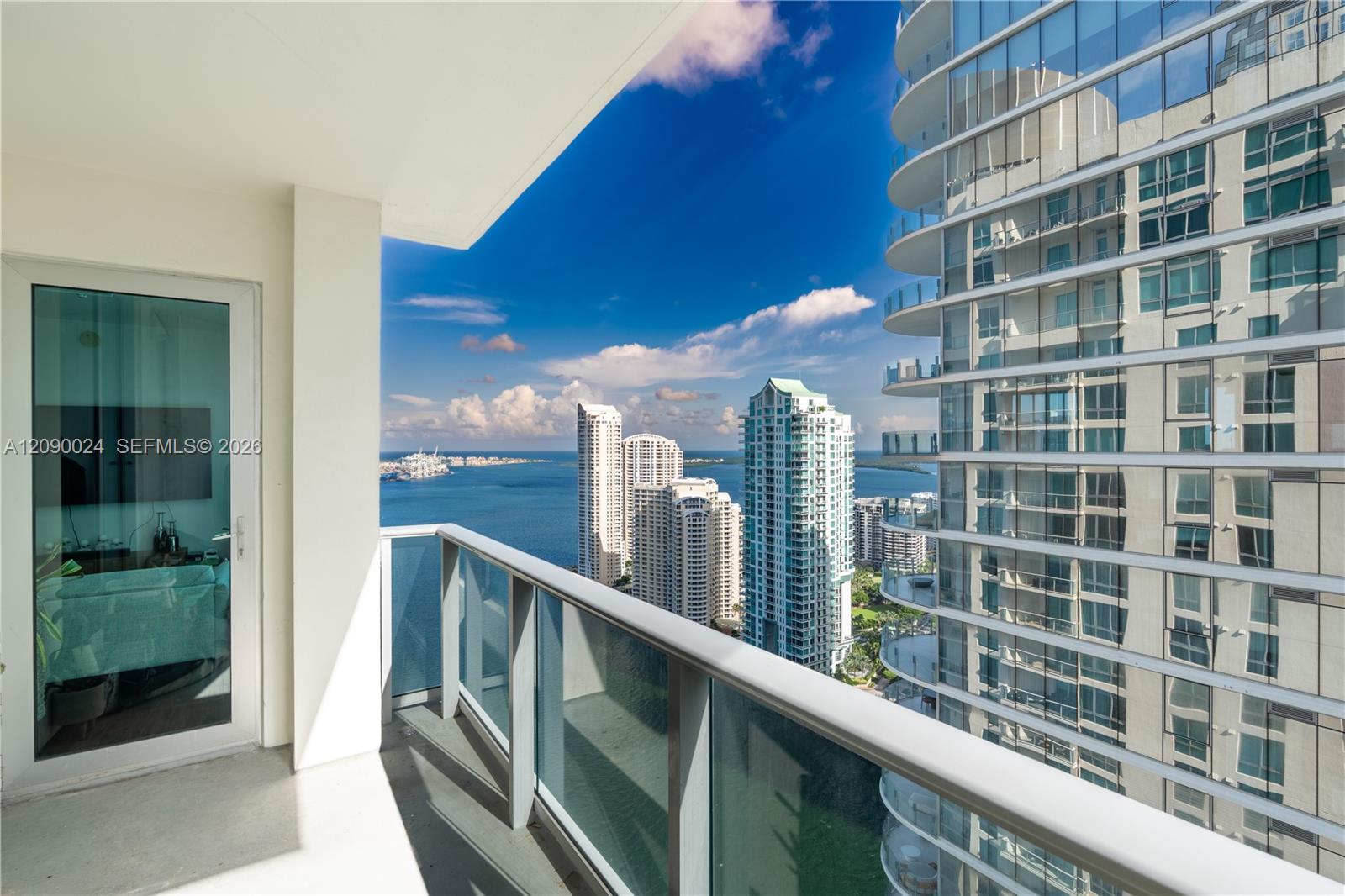 300 S Biscayne Boulevard T-3504 Property Photo 1