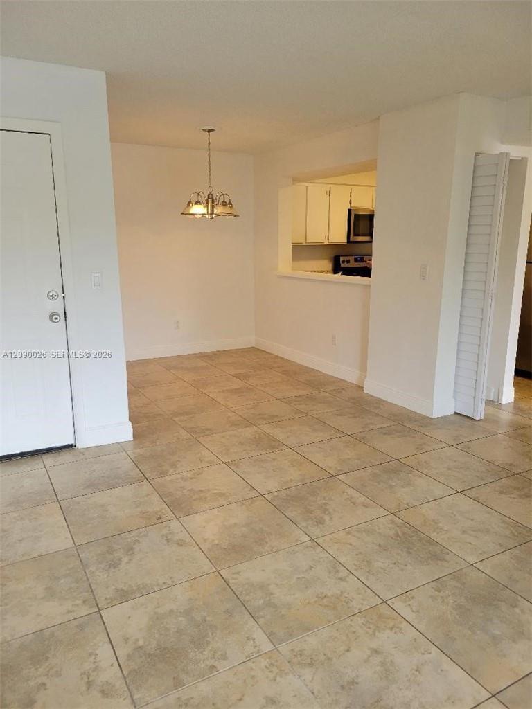 1229 SW 46th Avenue 403 Property Photo 1