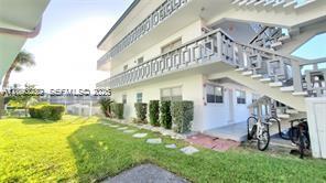 A12090032 Property Photo 33