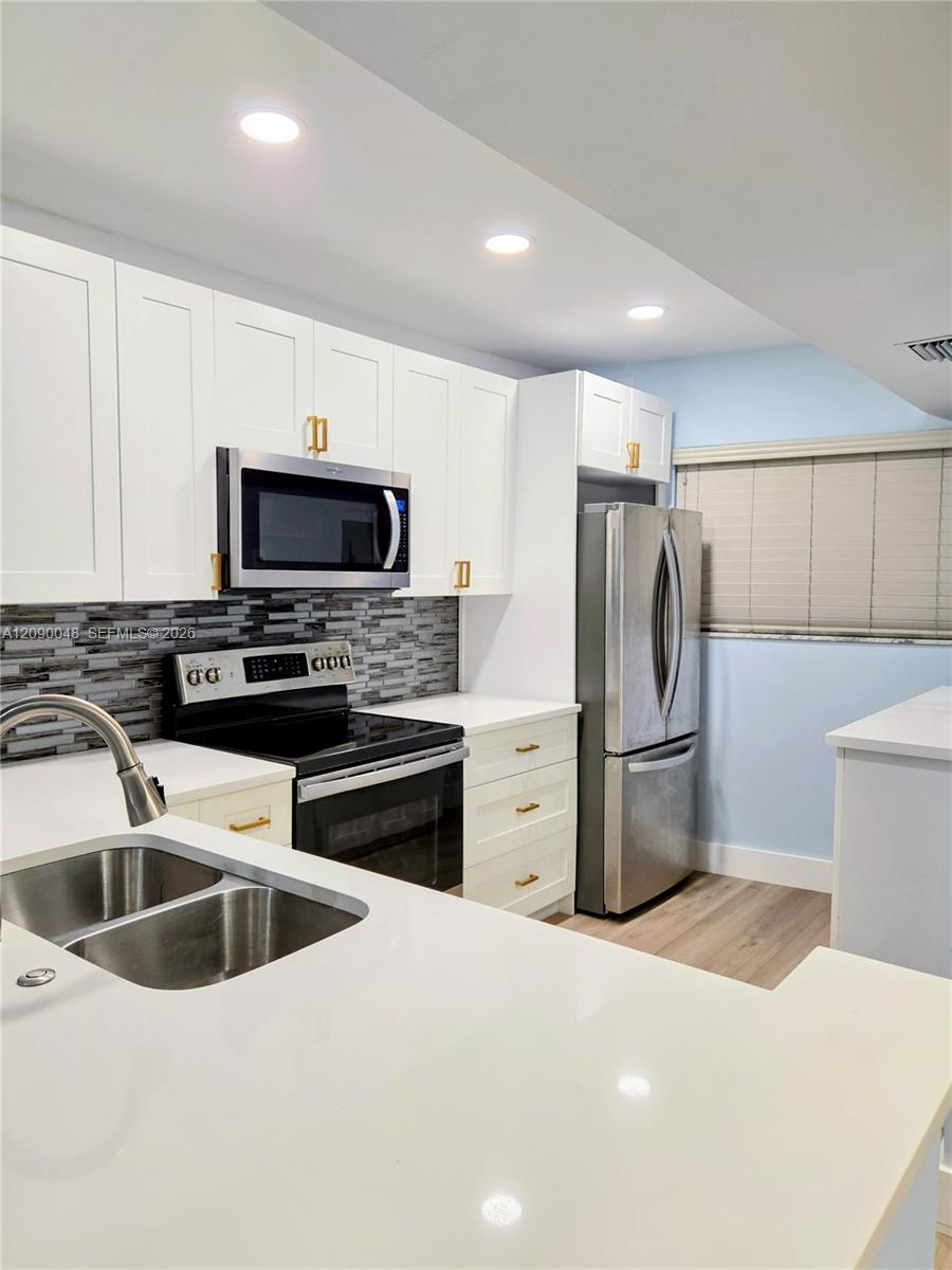 3605 S Ocean Boulevard 210 Property Photo 4