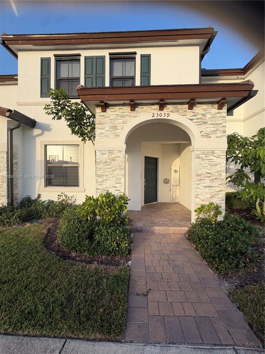 A12090101 Property Photo 1
