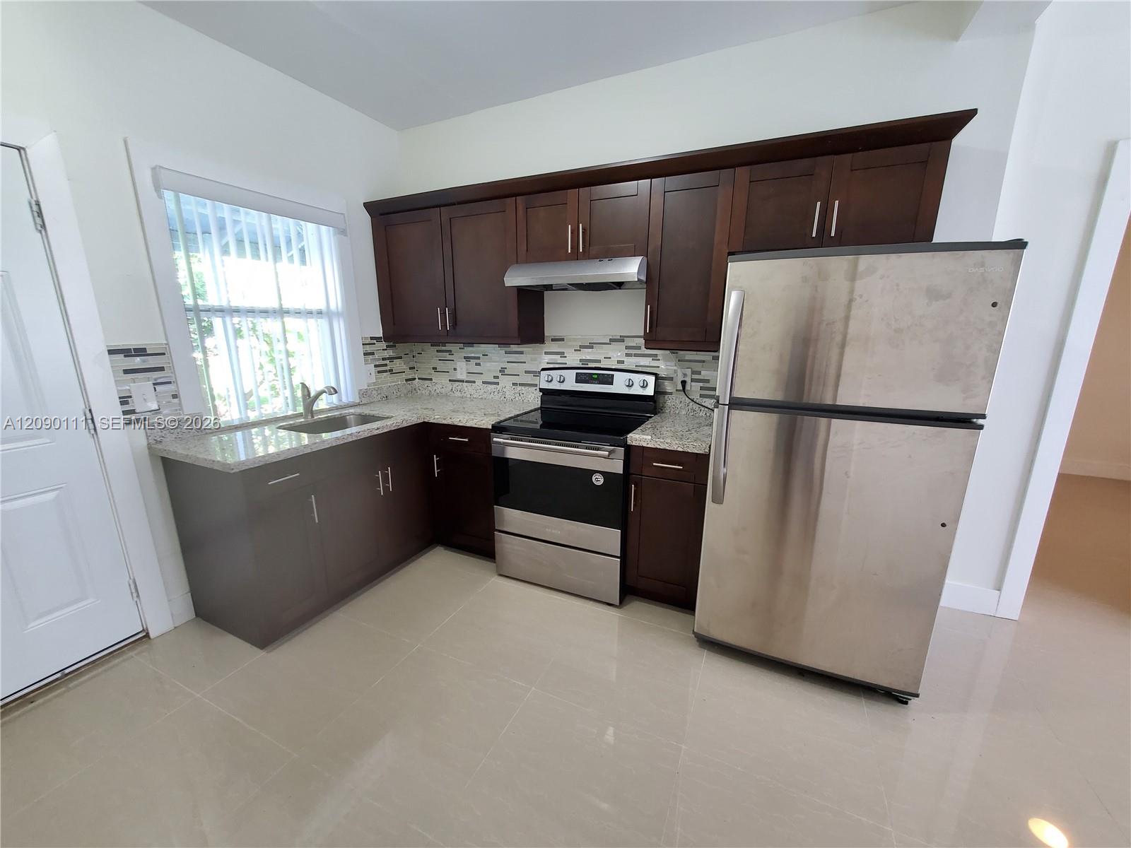 A12090111 Property Photo 1