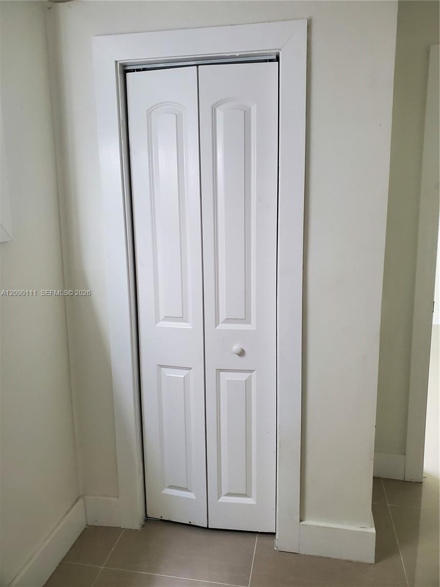 A12090111 Property Photo 5
