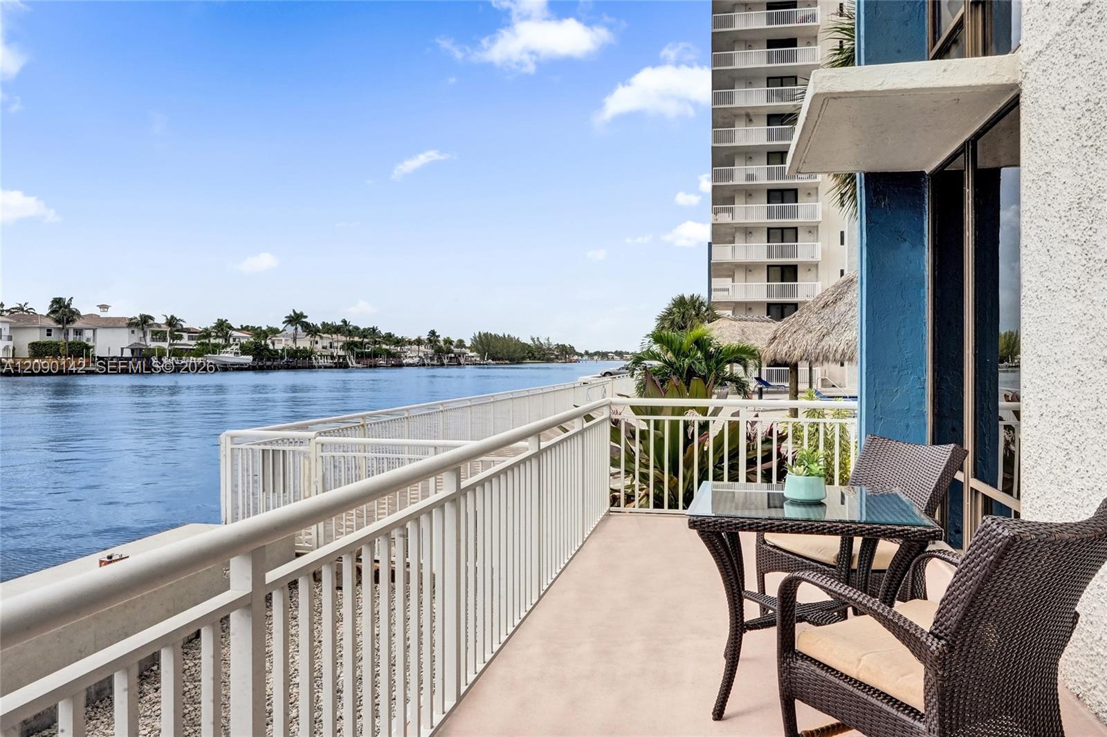 1600 S Ocean Drive 1f Property Photo 3