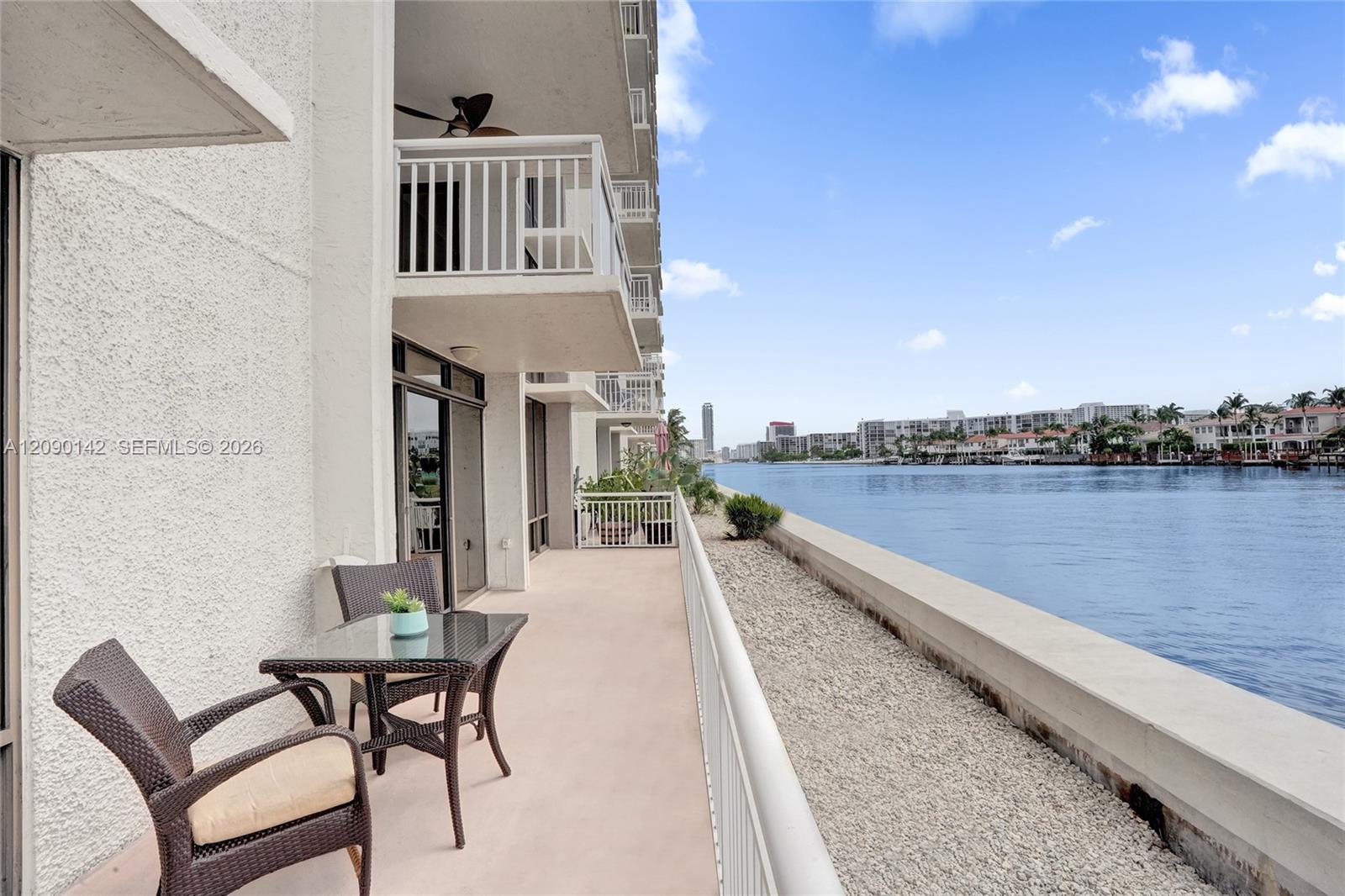 1600 S Ocean Drive 1f Property Photo 5
