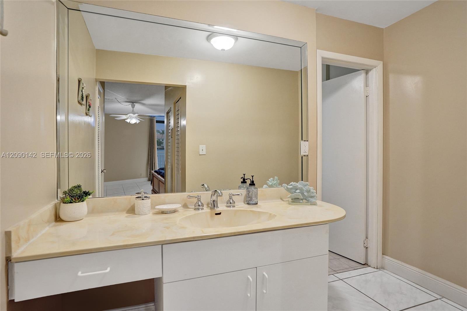 1600 S Ocean Drive 1f Property Photo 32