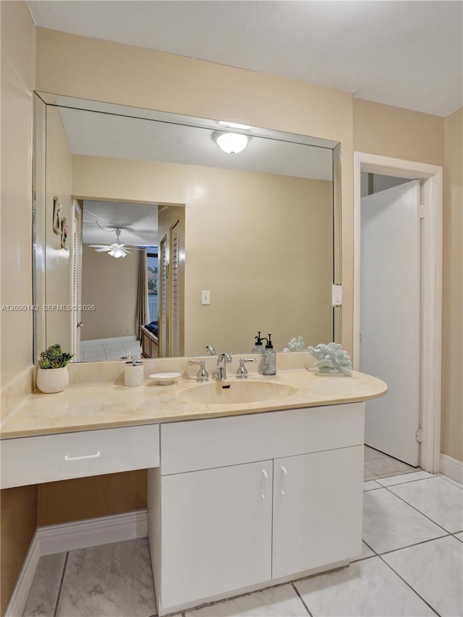 1600 S Ocean Drive 1f Property Photo 37