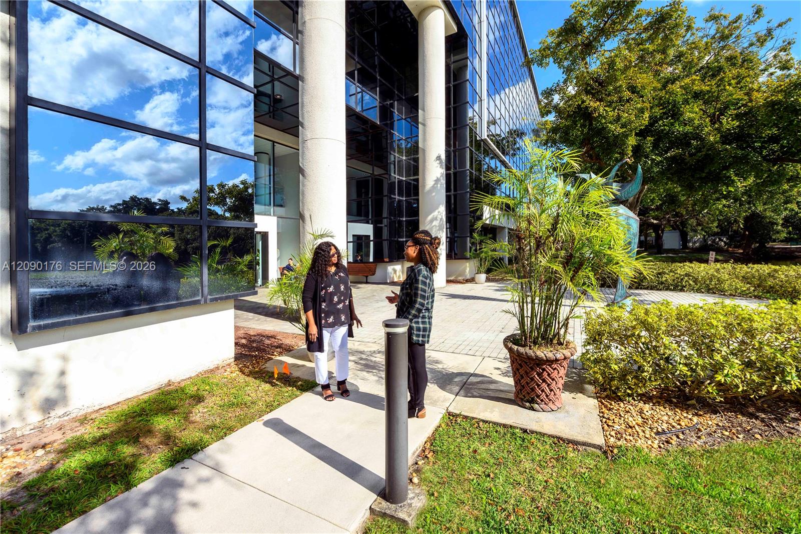 A12090176 Property Photo 24