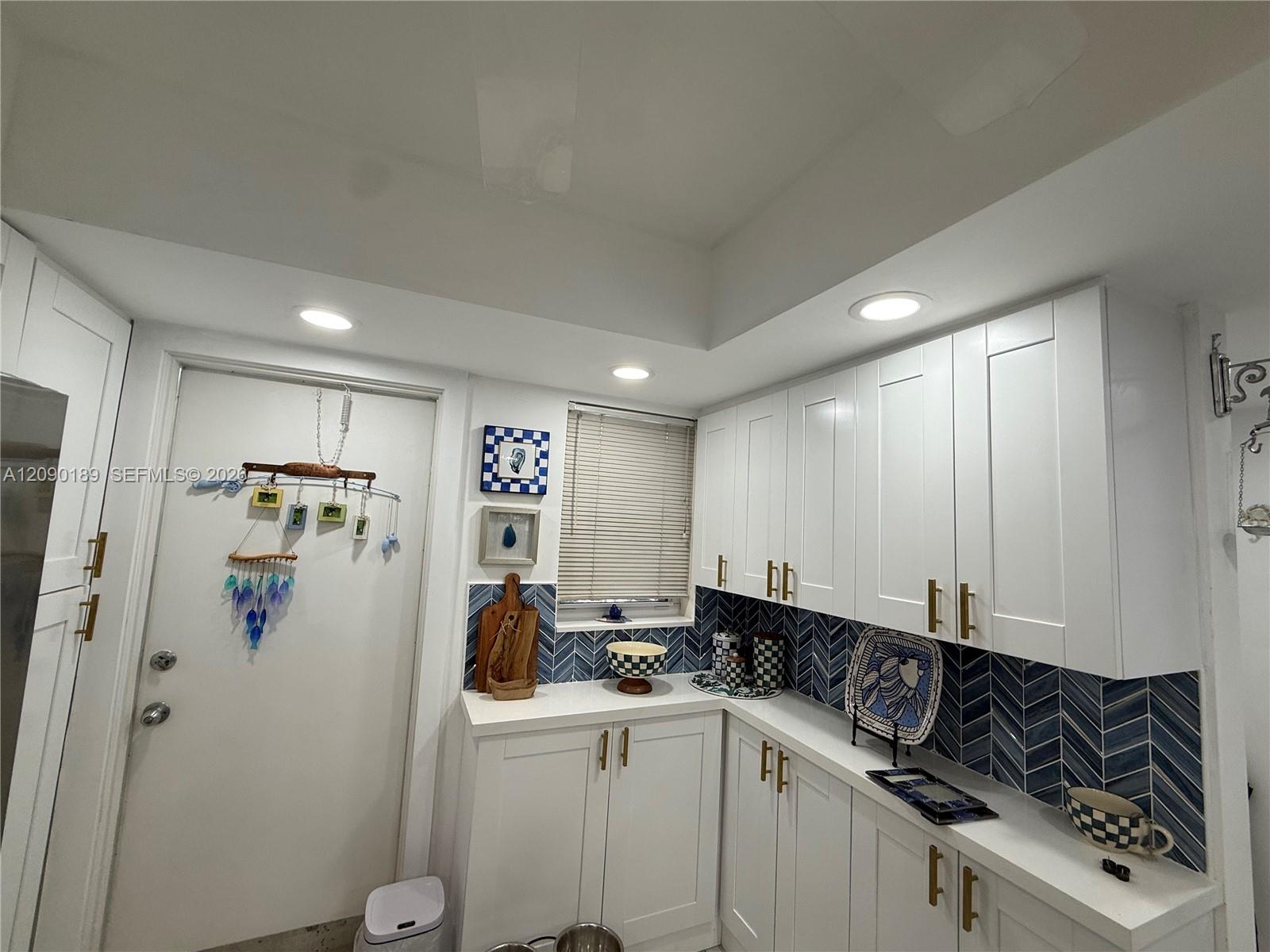 A12090189 Property Photo 13
