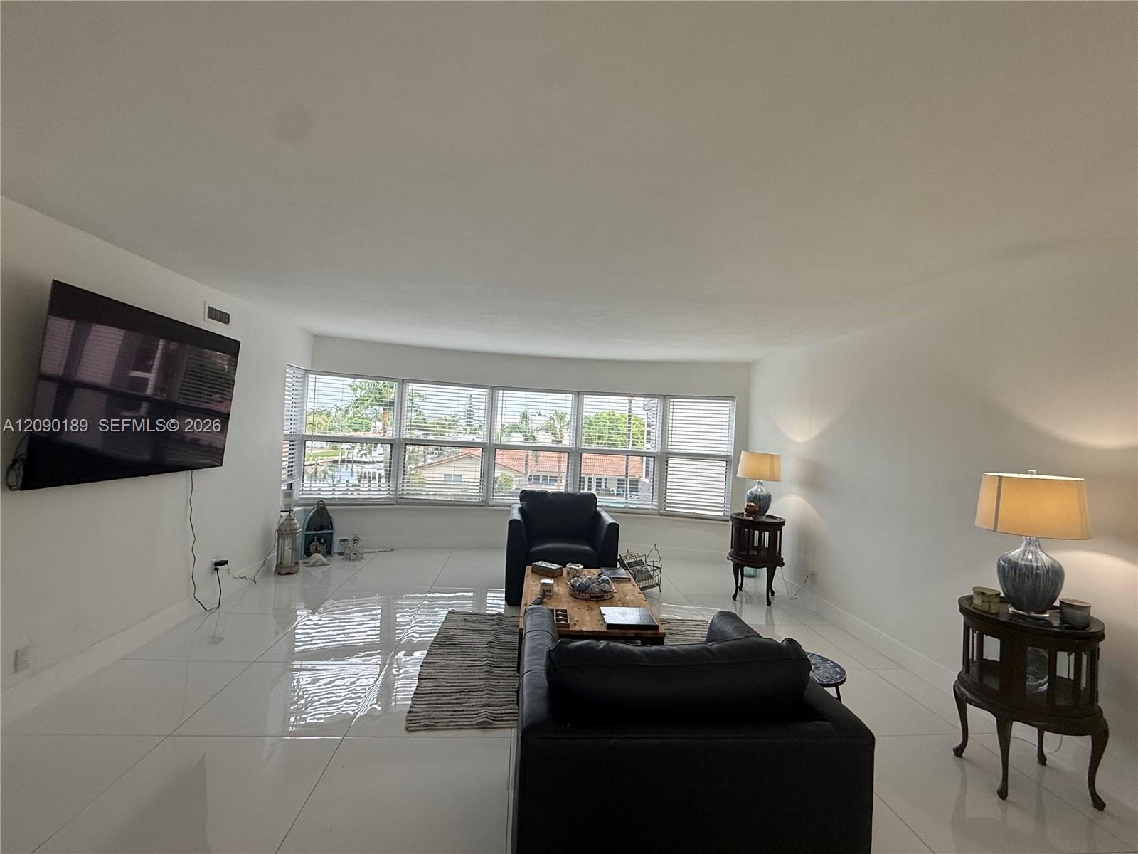 A12090189 Property Photo 16