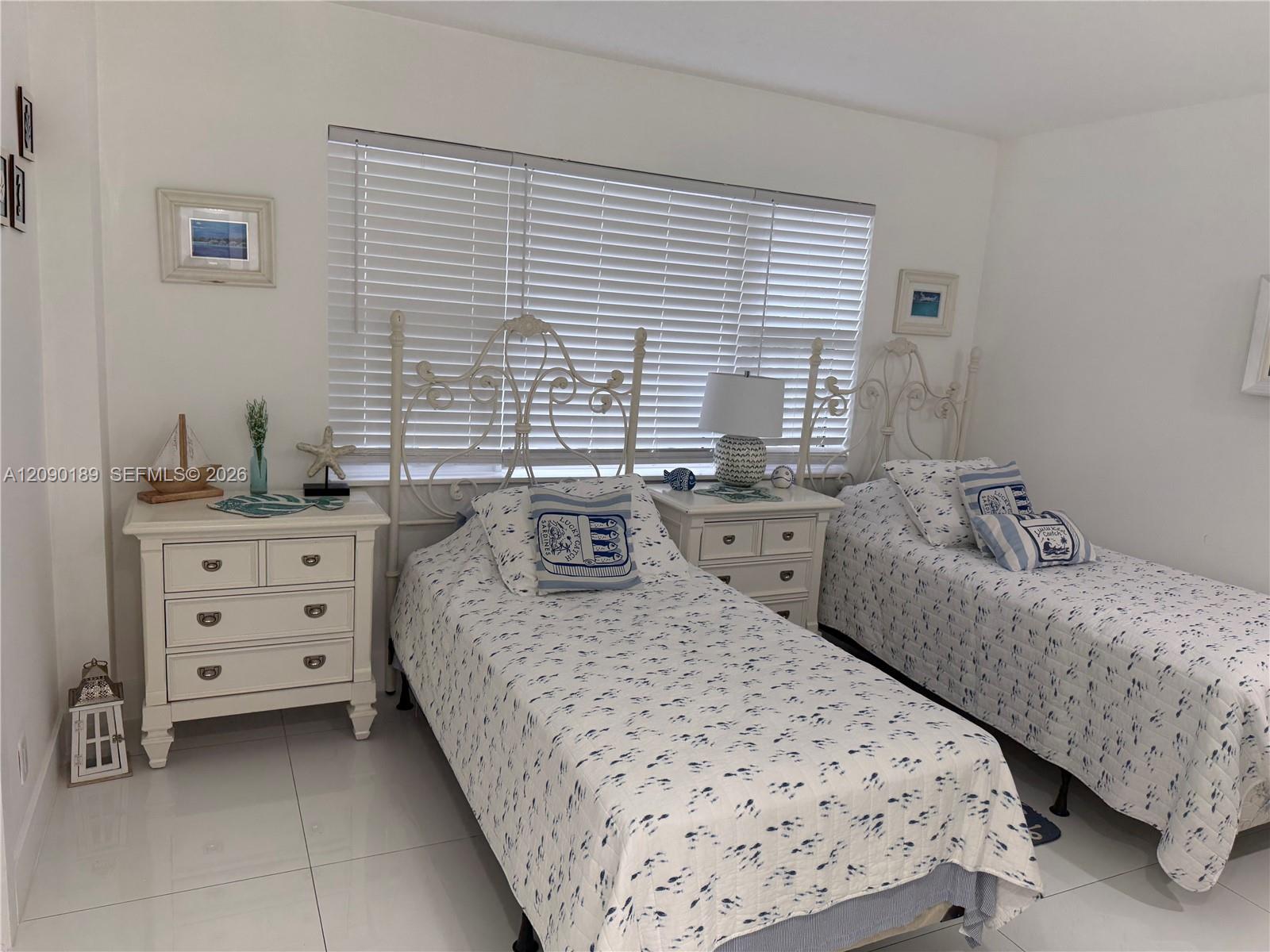 A12090189 Property Photo 25