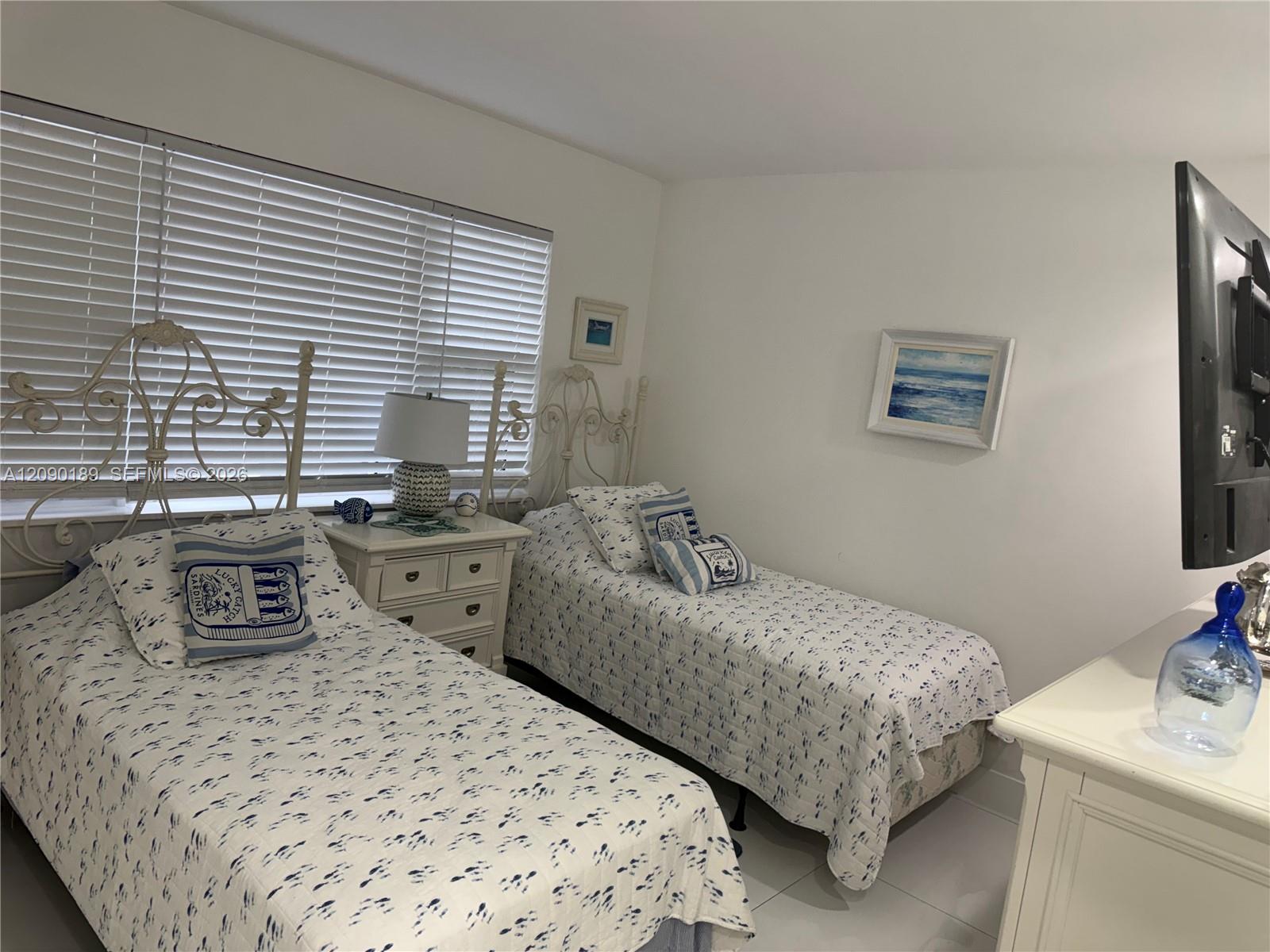 A12090189 Property Photo 26