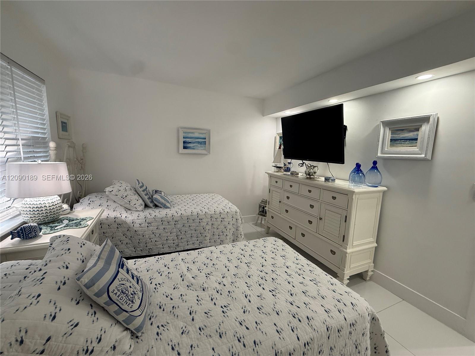 A12090189 Property Photo 27