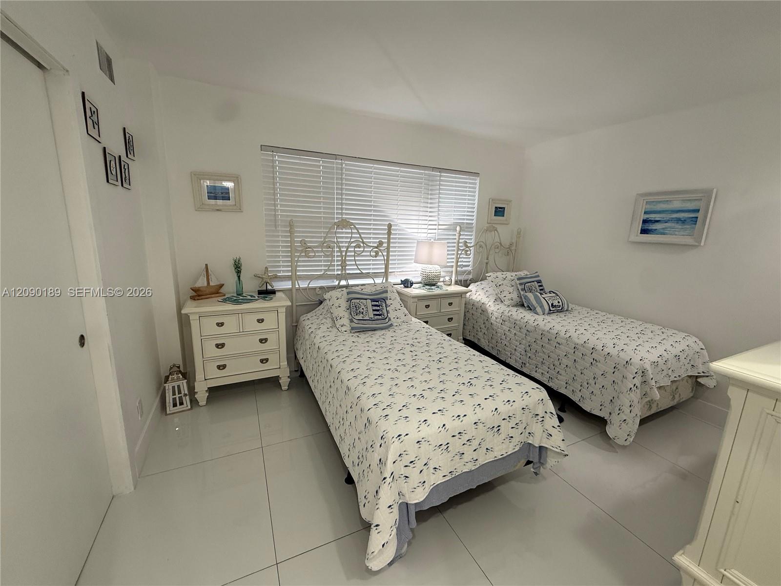 A12090189 Property Photo 28