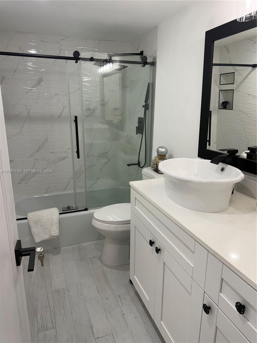 A12090189 Property Photo 30