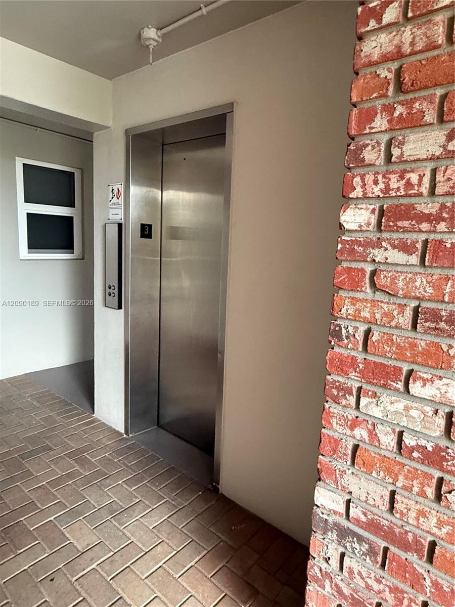 A12090189 Property Photo 36