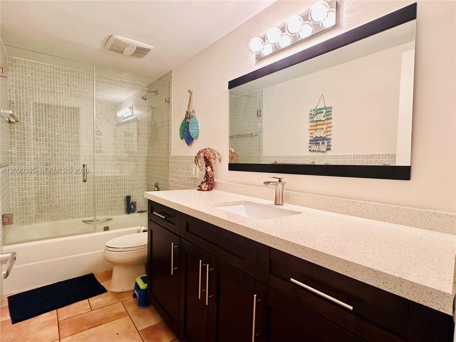 1401 S Ocean Drive 303 Property Photo 23