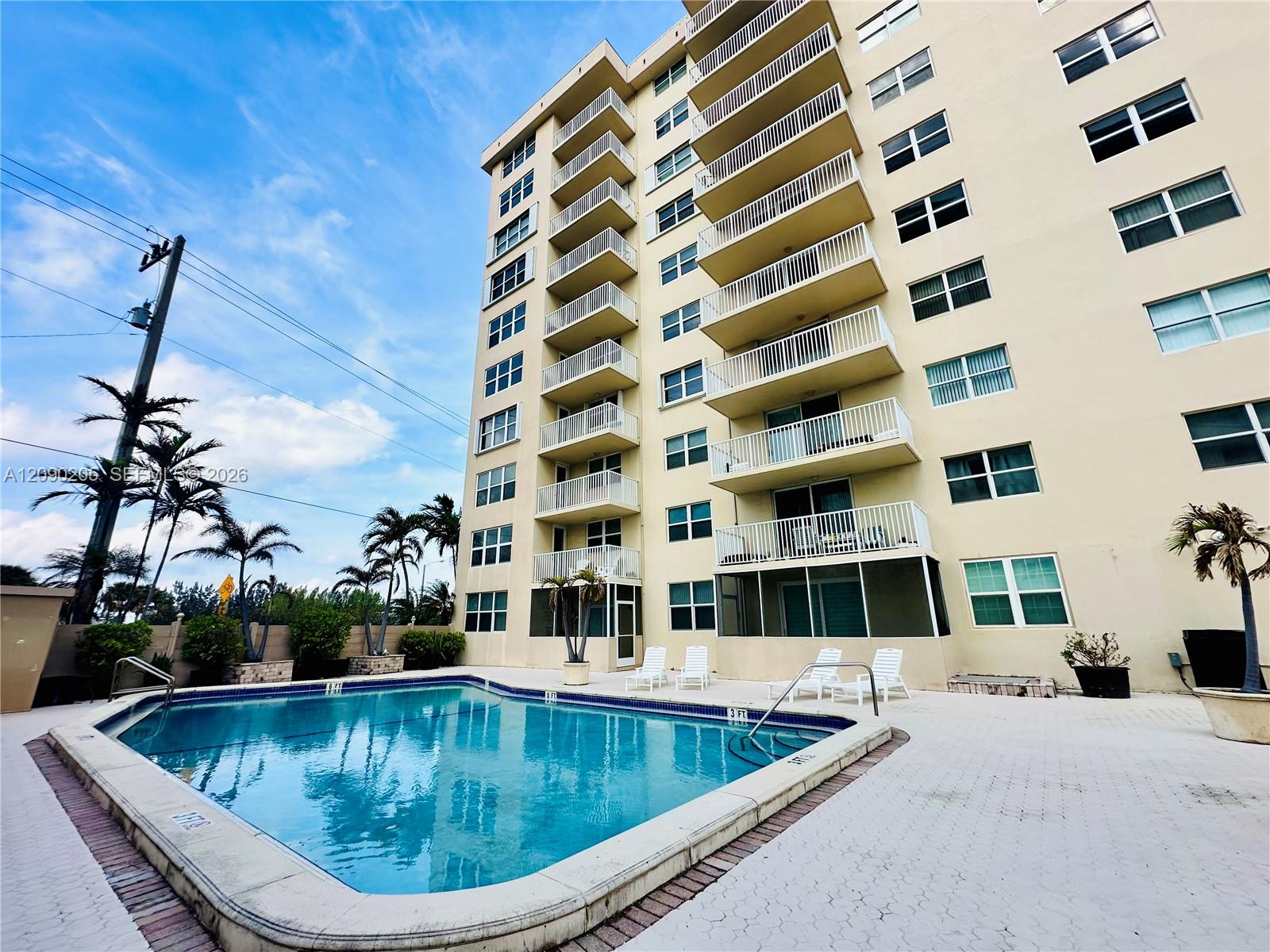1401 S Ocean Drive 303 Property Photo 28