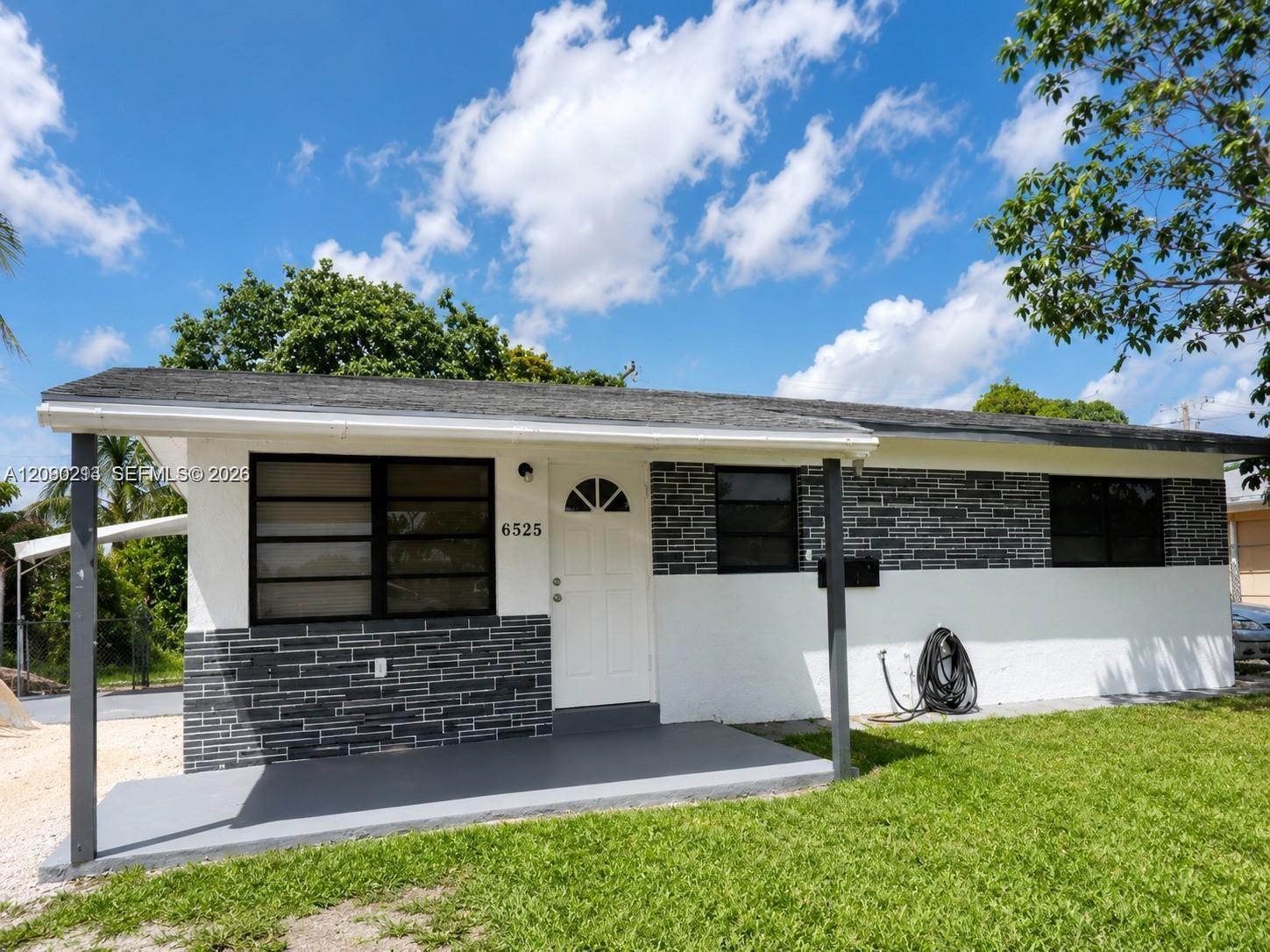 A12090213 Property Photo 2