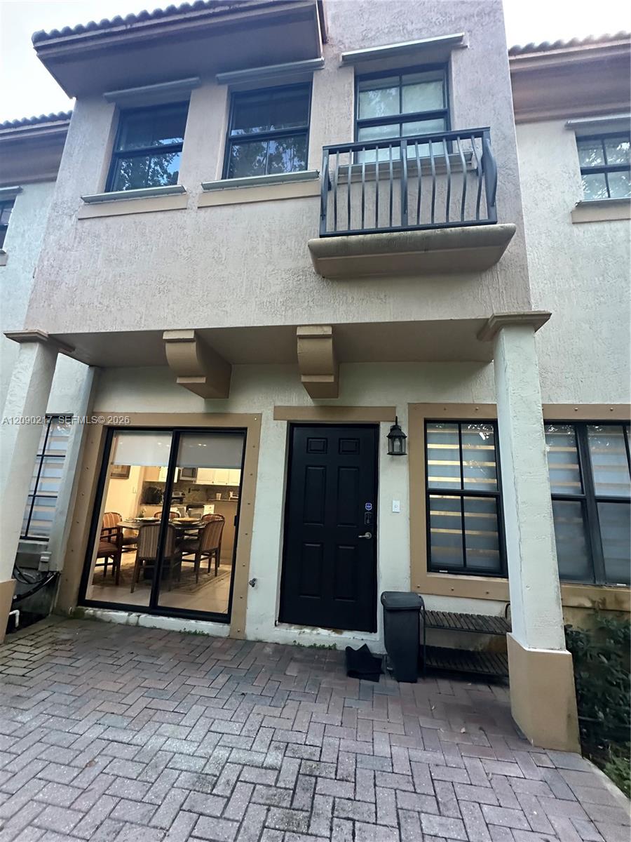 4745 N Grand Cypress Circle N Property Photo 9