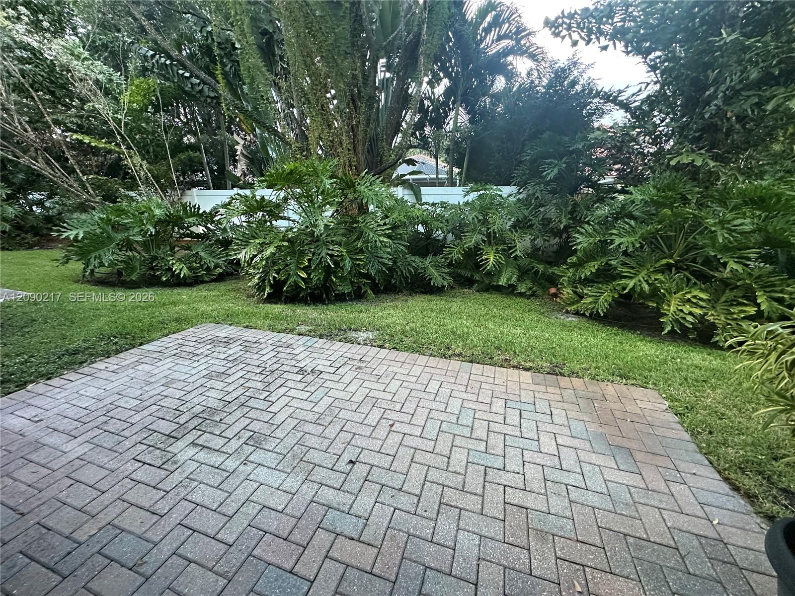 4745 N Grand Cypress Circle N Property Photo 10