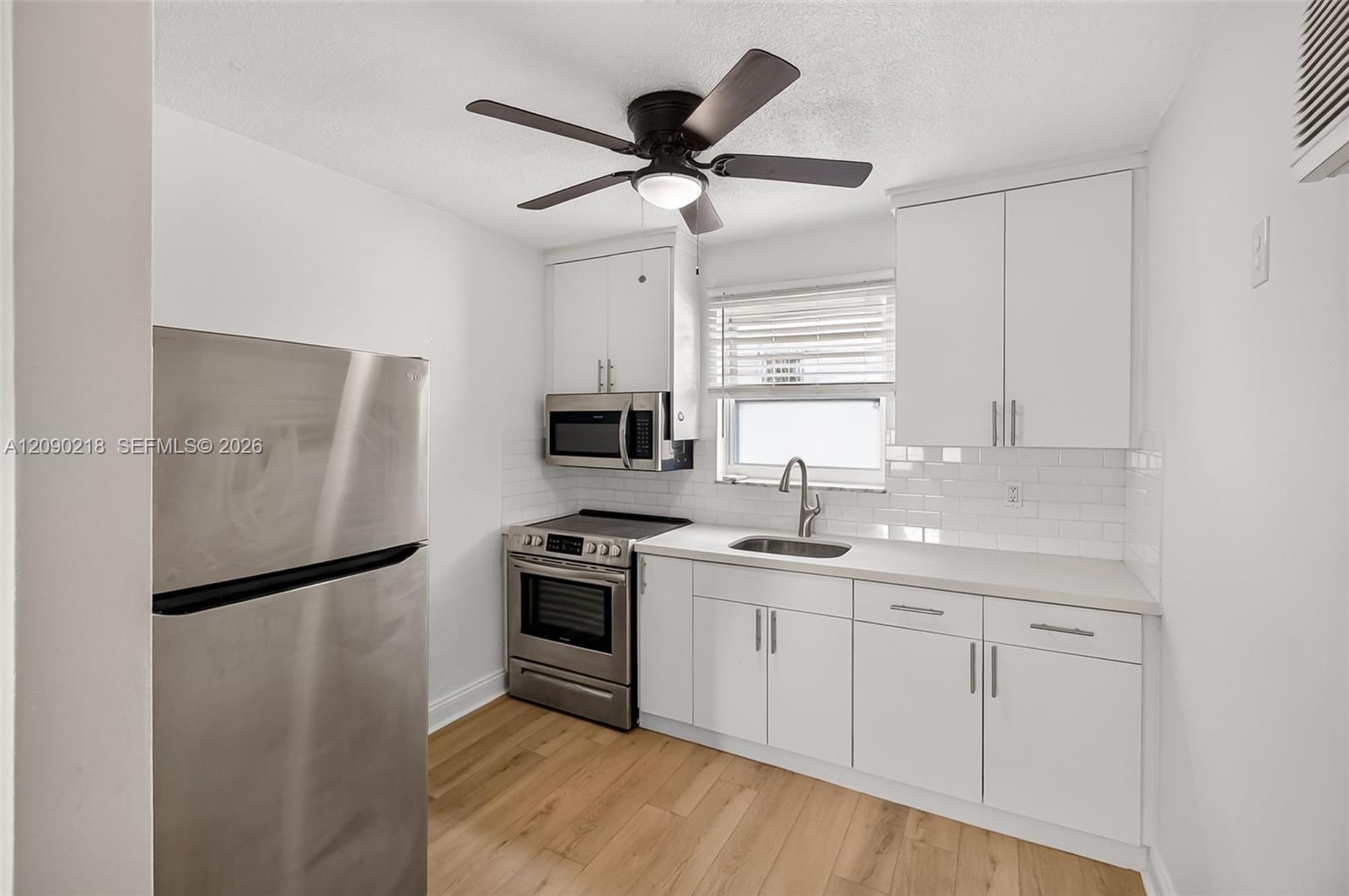 458 SW 9th Street 2 Property Photo 1