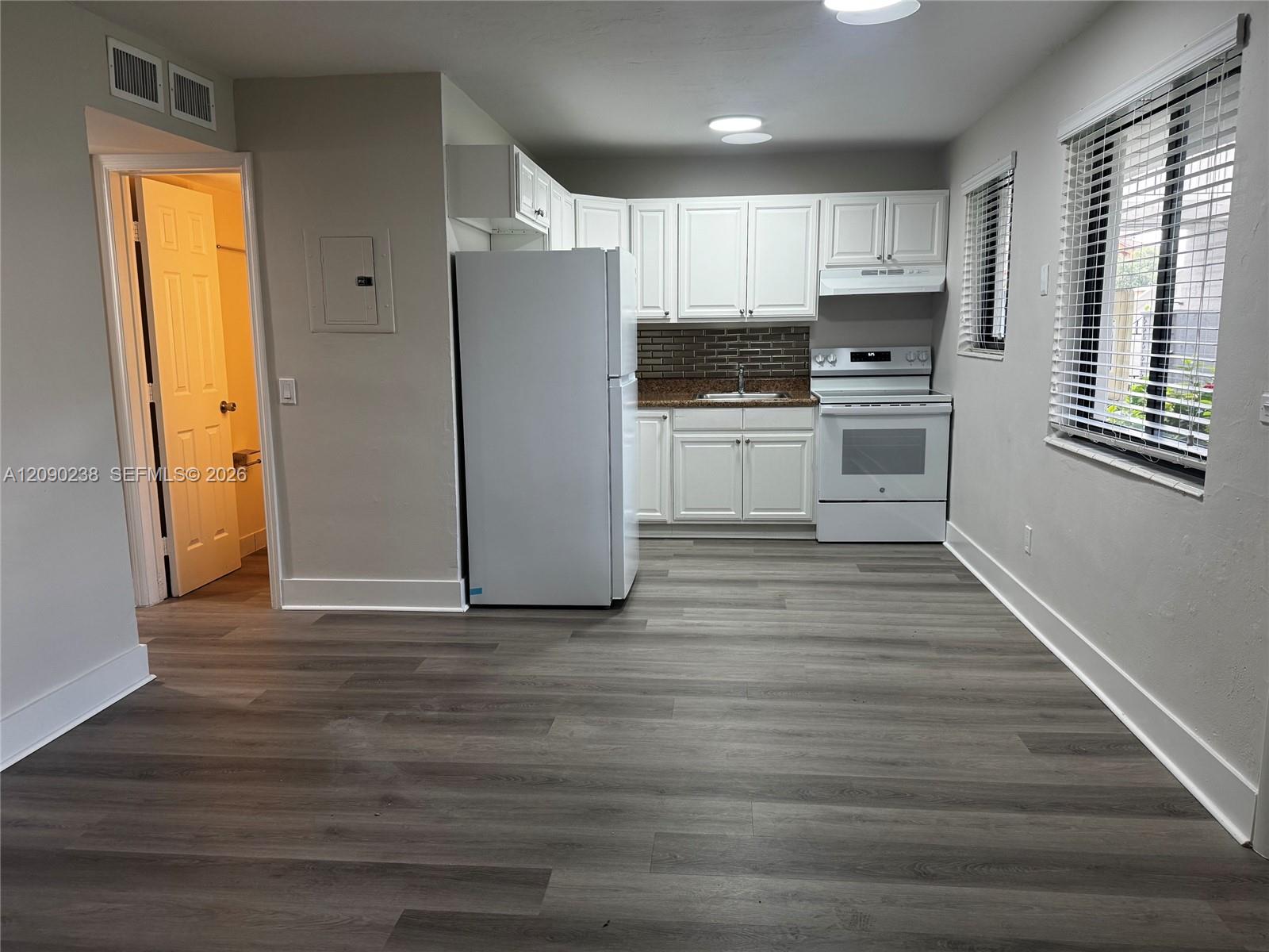 1345 W 28th Street 2 Property Photo 4